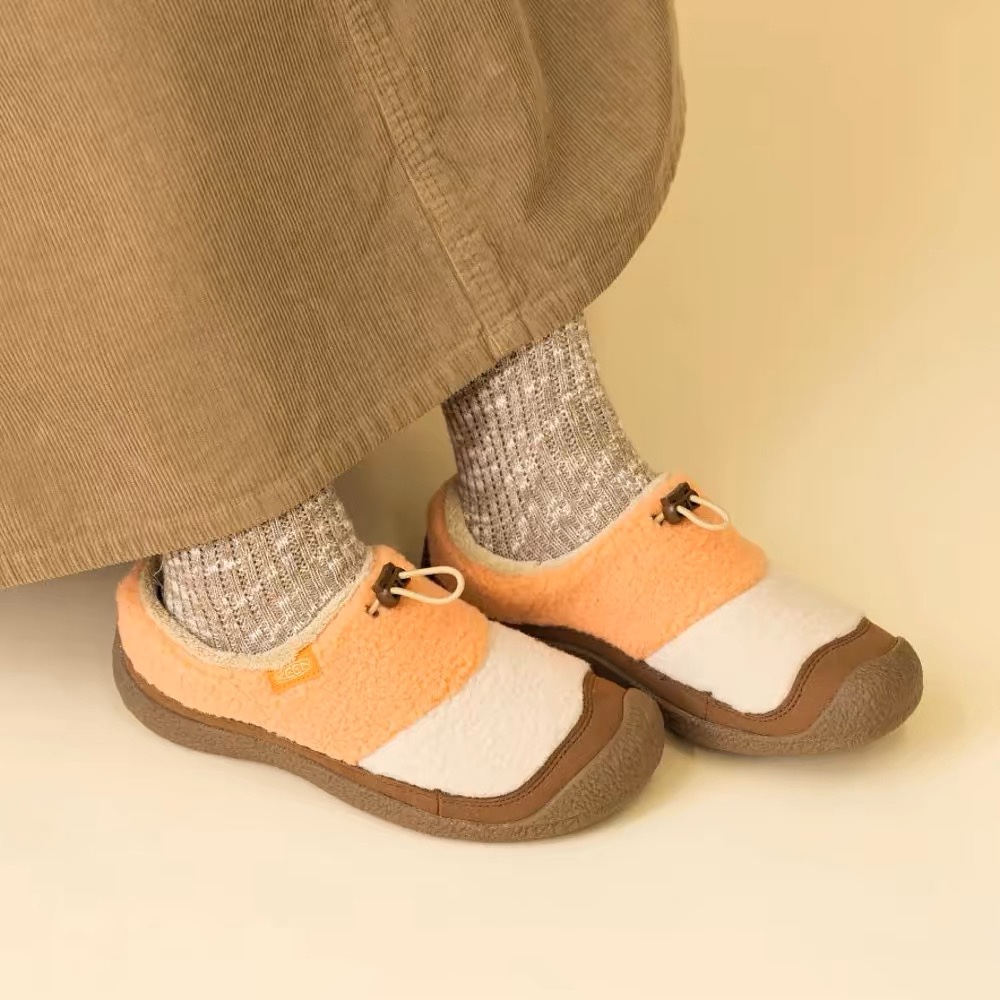 图片[6]-成人款 加绒款KEEN潮牌HOWSER保暖一脚蹬女鞋 KEEN小羊蹄🐑丑萌丑萌滴～ 鞋面采用毛茸茸的羊羔毛/毛毛 摸起来软软糯糯，超舒适❄️ 一脚蹬➕抽绳设计，穿脱方便✌🏻 超软橡胶大底，脚感超舒服☁️ 搭配堆堆袜，日韩系穿搭get✔️ 尺码：35 36 37 38 39-选品中心