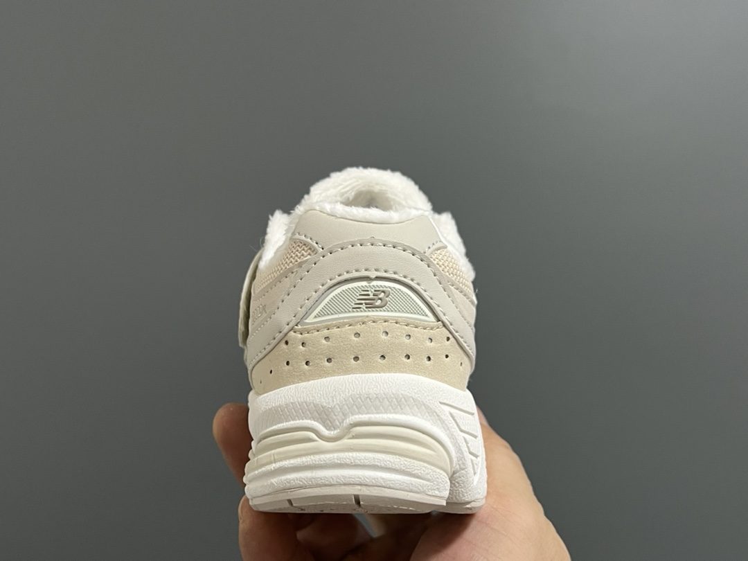 图片[6]-专G版加绒牛B新款2002魔术贴松紧带儿童运动鞋 尺码：26-37码 全网正确版NB系列🆕 加绒内里，保暖又舒适❄️ 魔术贴➕松紧带设计，穿脱超方便✌🏻 原装橡胶耐磨防滑大底，脚感超赞👍🏻-选品中心