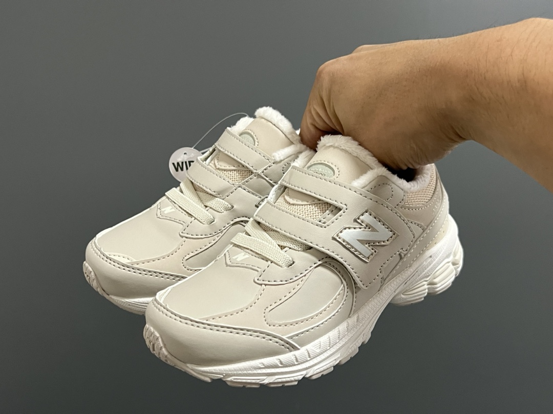 图片[2]-专G版加绒牛B新款2002魔术贴松紧带儿童运动鞋 尺码：26-37码 全网正确版NB系列🆕 加绒内里，保暖又舒适❄️ 魔术贴➕松紧带设计，穿脱超方便✌🏻 原装橡胶耐磨防滑大底，脚感超赞👍🏻-选品中心