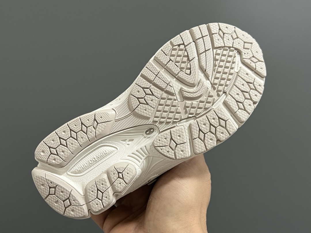 图片[5]-专G版加绒牛B新款2002魔术贴松紧带儿童运动鞋 尺码：26-37码 全网正确版NB系列🆕 加绒内里，保暖又舒适❄️ 魔术贴➕松紧带设计，穿脱超方便✌🏻 原装橡胶耐磨防滑大底，脚感超赞👍🏻-选品中心