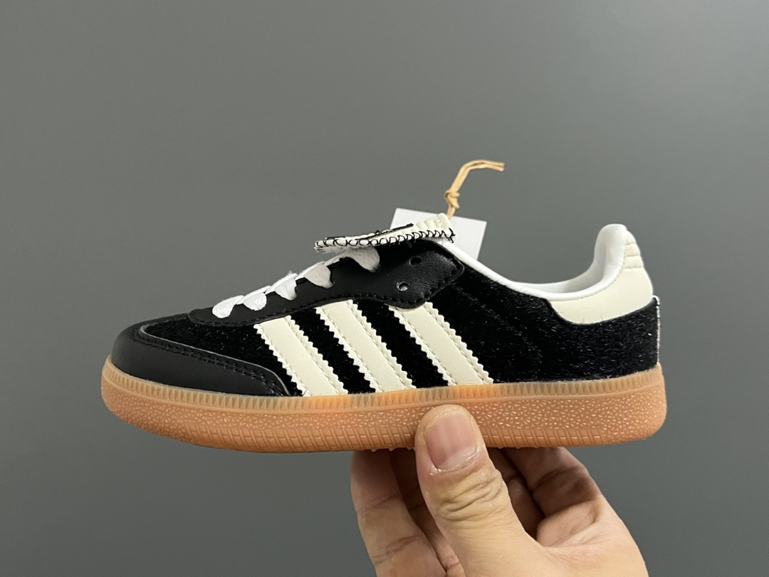 图片[3]-美版A家德训联名儿童休闲鞋 尺码：24-37码 爱惨了德训系列🆕 新工厂新工艺新配色👏🏻 优质皮料拼接，质感满满💯 耐磨防滑大底，脚感超赞👍🏻-选品中心