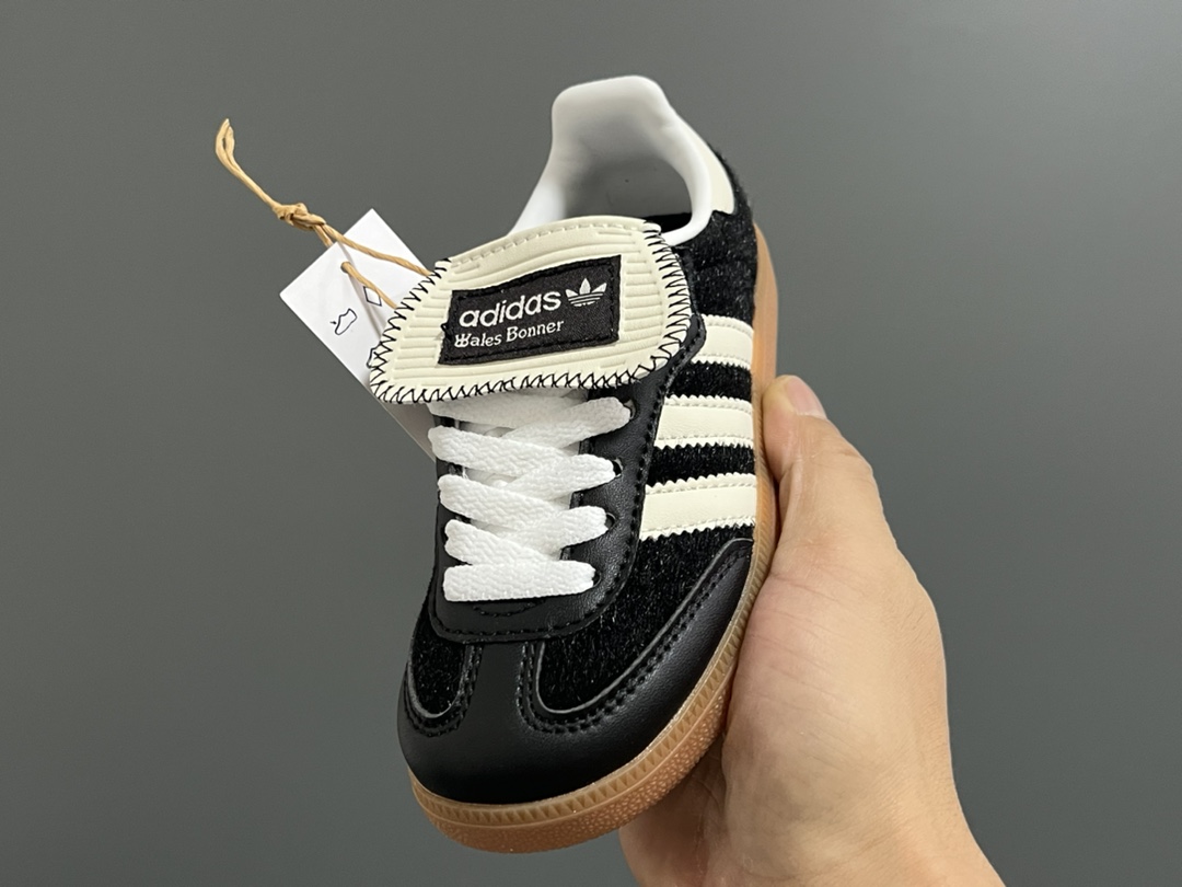 图片[2]-美版A家德训联名儿童休闲鞋 尺码：24-37码 爱惨了德训系列🆕 新工厂新工艺新配色👏🏻 优质皮料拼接，质感满满💯 耐磨防滑大底，脚感超赞👍🏻-选品中心