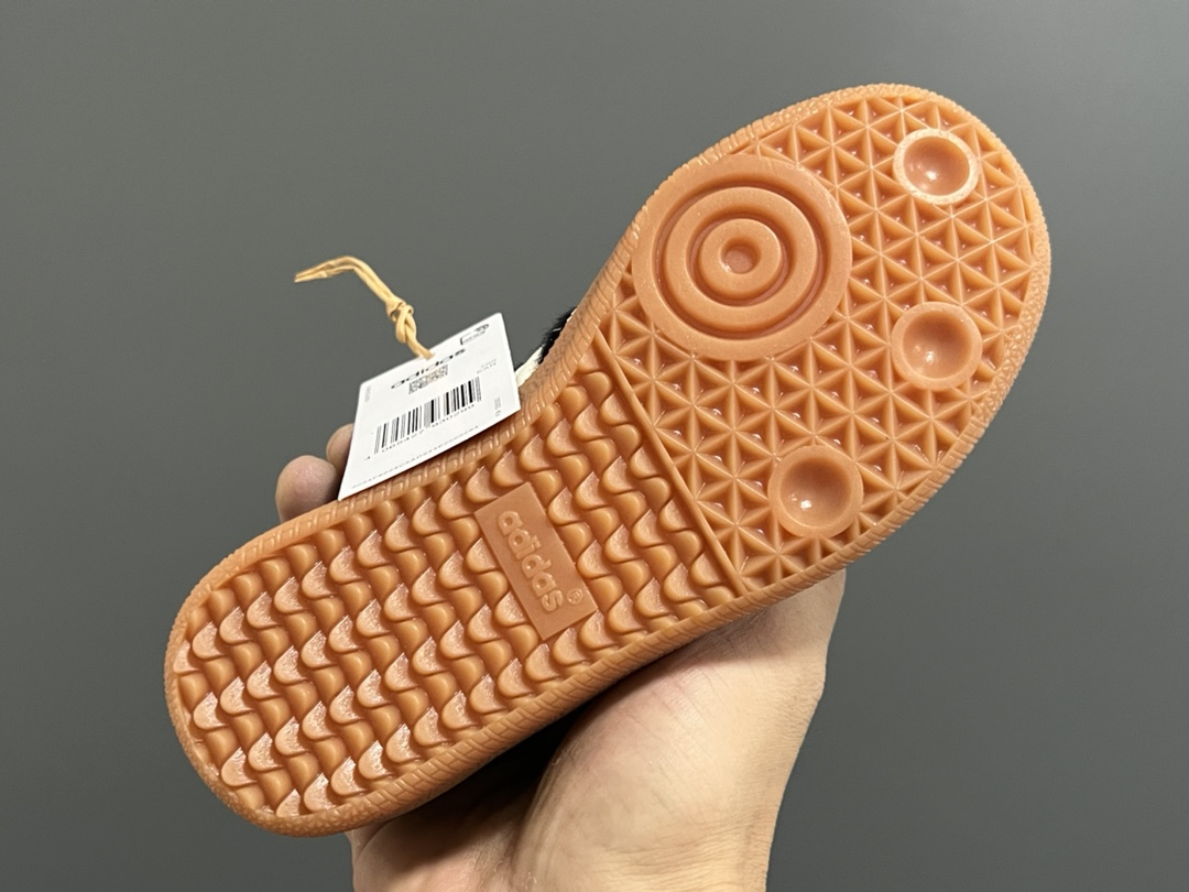 图片[9]-美版A家德训联名儿童休闲鞋 尺码：24-37码 爱惨了德训系列🆕 新工厂新工艺新配色👏🏻 优质皮料拼接，质感满满💯 耐磨防滑大底，脚感超赞👍🏻-选品中心