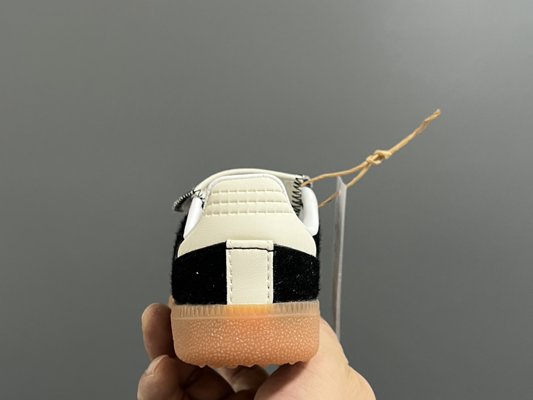 图片[4]-美版A家德训联名儿童休闲鞋 尺码：24-37码 爱惨了德训系列🆕 新工厂新工艺新配色👏🏻 优质皮料拼接，质感满满💯 耐磨防滑大底，脚感超赞👍🏻-选品中心