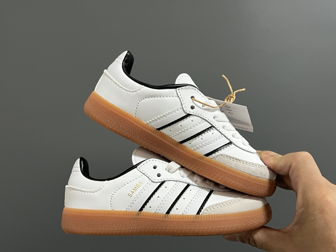 图片[9]-美版A家德训联名儿童休闲鞋 尺码：24-37码 爱惨了德训系列🆕 新工厂新工艺新配色👏🏻 优质皮料拼接，质感满满💯 耐磨防滑大底，脚感超赞👍🏻-选品中心