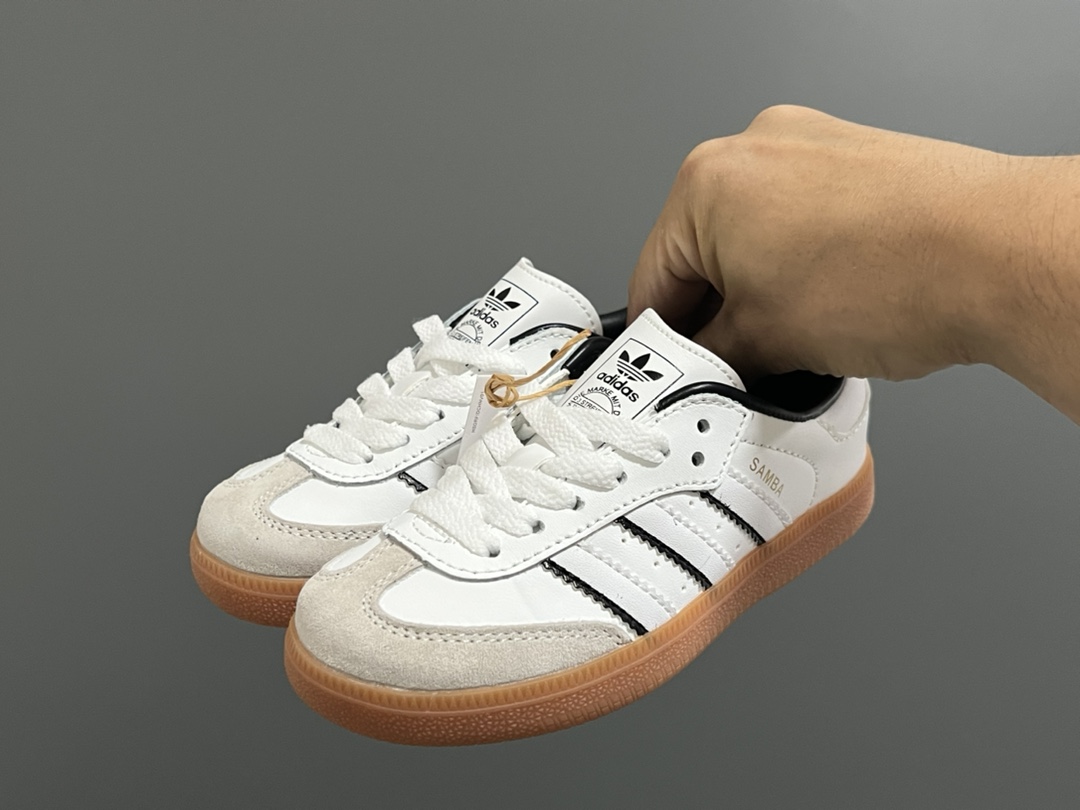 图片[2]-美版A家德训联名儿童休闲鞋 尺码：24-37码 爱惨了德训系列🆕 新工厂新工艺新配色👏🏻 优质皮料拼接，质感满满💯 耐磨防滑大底，脚感超赞👍🏻-选品中心