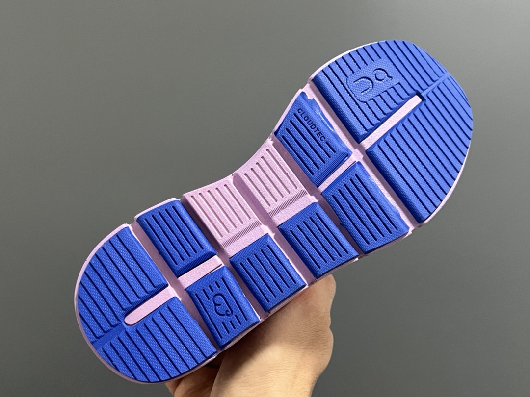 图片[5]-加绒 昂跑秋冬新款中帮儿童运动鞋 尺码：26-37码 小众的昂跑系列On🔥 超轻超软的云朵大底 魔术贴➕松紧带设计，穿脱超方便✌🏻 中帮款式，保护稚嫩脚踝🦶 橡胶耐磨防滑大底，脚感不言而喻☁️-选品中心