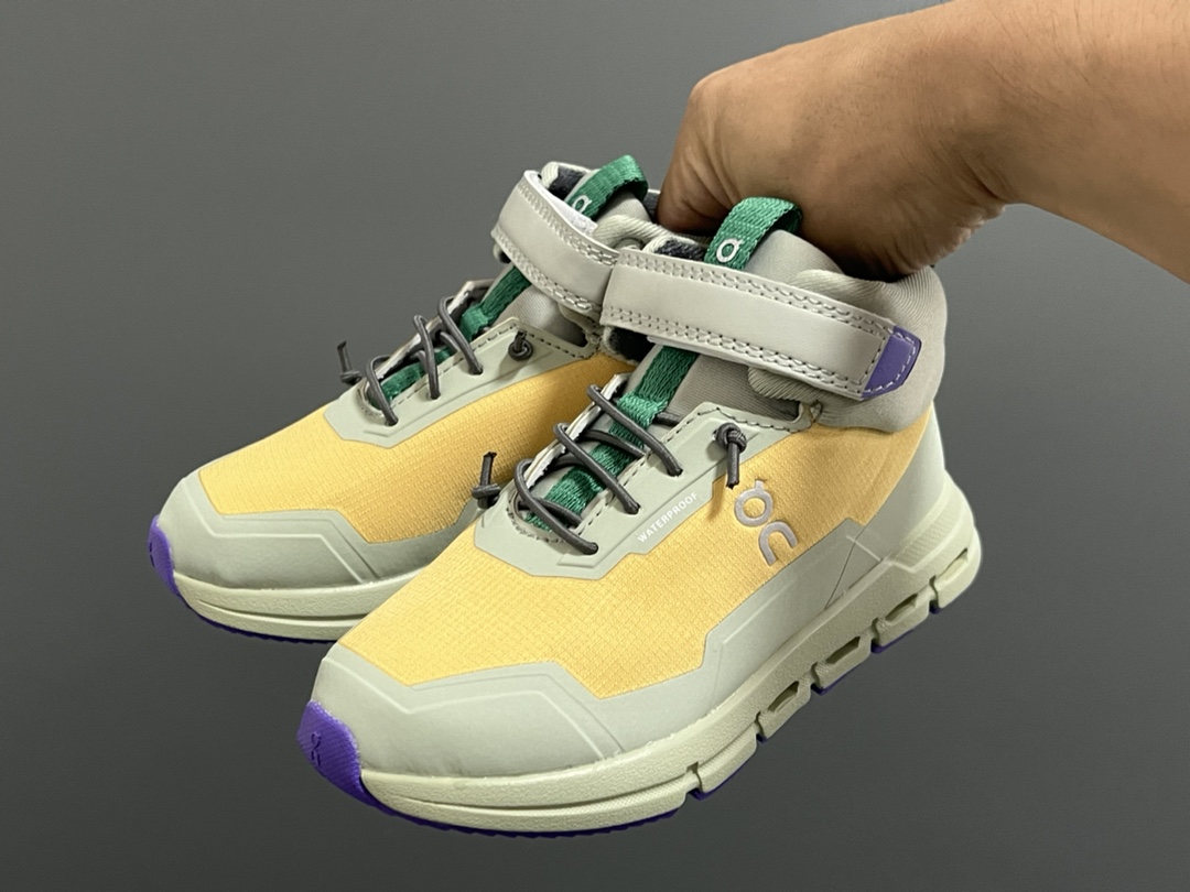 图片[2]-加绒 昂跑秋冬新款中帮儿童运动鞋 尺码：26-37码 小众的昂跑系列On🔥 超轻超软的云朵大底 魔术贴➕松紧带设计，穿脱超方便✌🏻 中帮款式，保护稚嫩脚踝🦶 橡胶耐磨防滑大底，脚感不言而喻☁️-选品中心