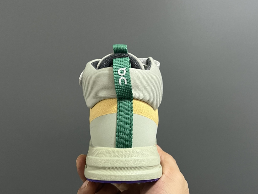 图片[6]-加绒 昂跑秋冬新款中帮儿童运动鞋 尺码：26-37码 小众的昂跑系列On🔥 超轻超软的云朵大底 魔术贴➕松紧带设计，穿脱超方便✌🏻 中帮款式，保护稚嫩脚踝🦶 橡胶耐磨防滑大底，脚感不言而喻☁️-选品中心