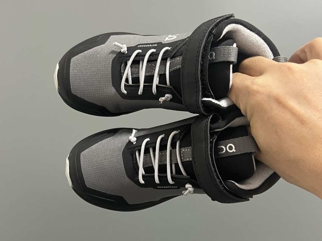 加绒 昂跑秋冬新款中帮儿童运动鞋 尺码：26-37码 小众的昂跑系列On🔥 超轻超软的云朵大底 魔术贴➕松紧带设计，穿脱超方便✌🏻 中帮款式，保护稚嫩脚踝🦶 橡胶耐磨防滑大底，脚感不言而喻☁️-选品中心