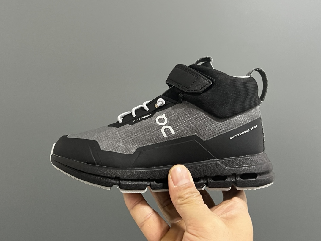 图片[4]-加绒 昂跑秋冬新款中帮儿童运动鞋 尺码：26-37码 小众的昂跑系列On🔥 超轻超软的云朵大底 魔术贴➕松紧带设计，穿脱超方便✌🏻 中帮款式，保护稚嫩脚踝🦶 橡胶耐磨防滑大底，脚感不言而喻☁️-选品中心