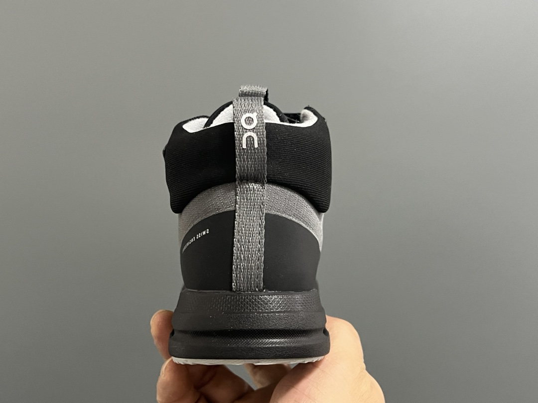 图片[6]-加绒 昂跑秋冬新款中帮儿童运动鞋 尺码：26-37码 小众的昂跑系列On🔥 超轻超软的云朵大底 魔术贴➕松紧带设计，穿脱超方便✌🏻 中帮款式，保护稚嫩脚踝🦶 橡胶耐磨防滑大底，脚感不言而喻☁️-选品中心