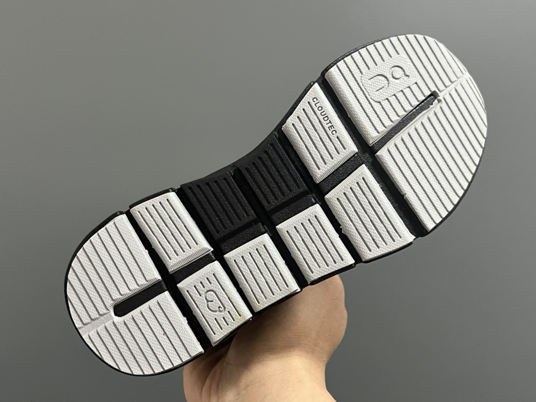 图片[5]-加绒 昂跑秋冬新款中帮儿童运动鞋 尺码：26-37码 小众的昂跑系列On🔥 超轻超软的云朵大底 魔术贴➕松紧带设计，穿脱超方便✌🏻 中帮款式，保护稚嫩脚踝🦶 橡胶耐磨防滑大底，脚感不言而喻☁️-选品中心