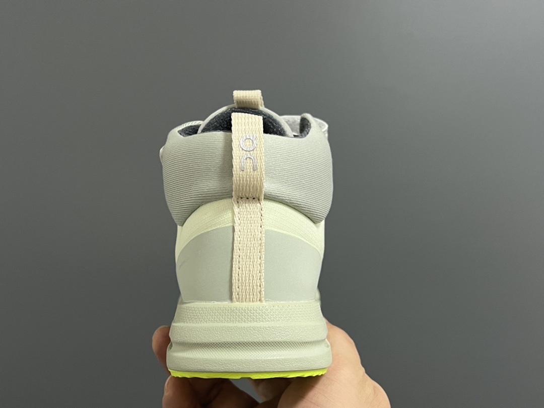 图片[7]-加绒 昂跑秋冬新款中帮儿童运动鞋 尺码：26-37码 小众的昂跑系列On🔥 超轻超软的云朵大底 魔术贴➕松紧带设计，穿脱超方便✌🏻 中帮款式，保护稚嫩脚踝🦶 橡胶耐磨防滑大底，脚感不言而喻☁️-选品中心