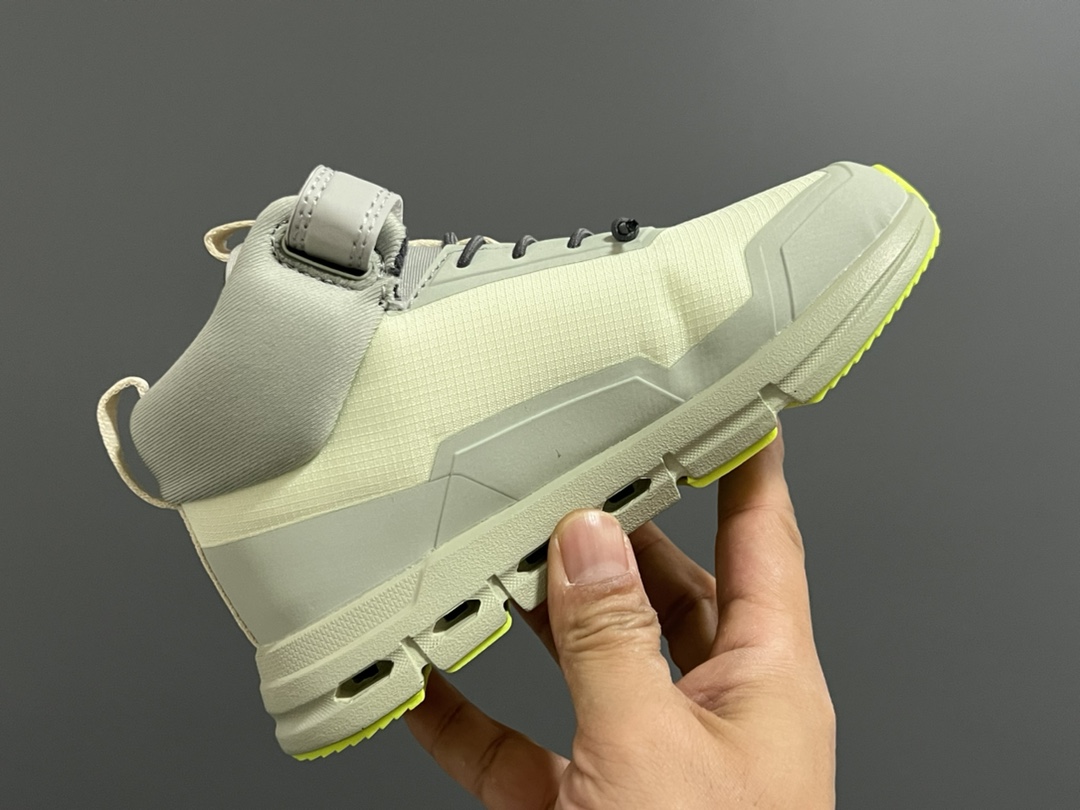 图片[6]-加绒 昂跑秋冬新款中帮儿童运动鞋 尺码：26-37码 小众的昂跑系列On🔥 超轻超软的云朵大底 魔术贴➕松紧带设计，穿脱超方便✌🏻 中帮款式，保护稚嫩脚踝🦶 橡胶耐磨防滑大底，脚感不言而喻☁️-选品中心