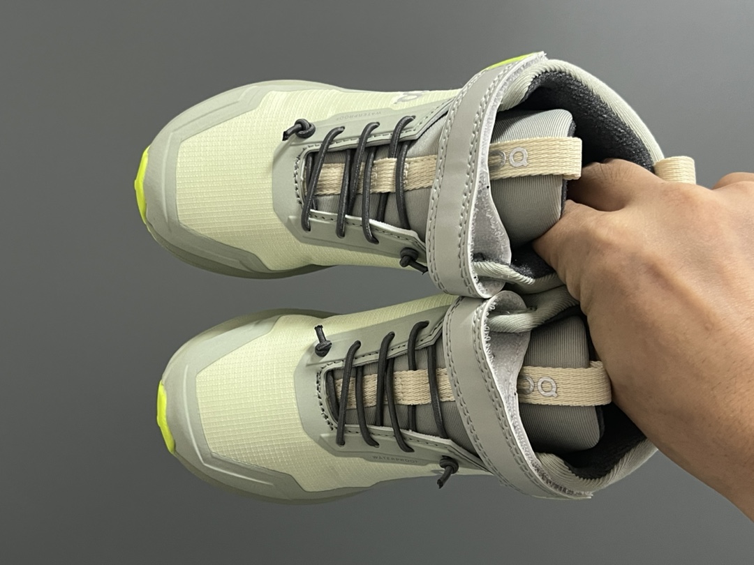 加绒 昂跑秋冬新款中帮儿童运动鞋 尺码：26-37码 小众的昂跑系列On🔥 超轻超软的云朵大底 魔术贴➕松紧带设计，穿脱超方便✌🏻 中帮款式，保护稚嫩脚踝🦶 橡胶耐磨防滑大底，脚感不言而喻☁️-选品中心