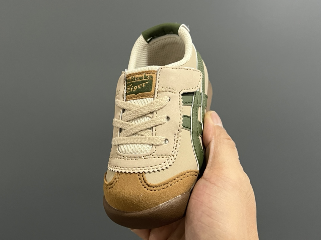 图片[3]-YSS飞机翼魔术贴婴童休闲鞋 尺码：22.5-28.5码 经典亚瑟士婴童款🆕 优质皮料，质感满满💯 飞翼式魔术贴设计，穿脱超方便✌🏻-选品中心