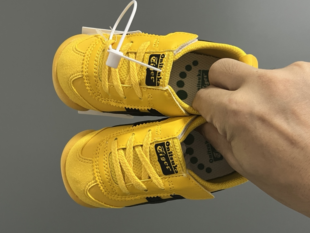 YSS飞机翼魔术贴婴童休闲鞋 尺码：22.5-28.5码 经典亚瑟士婴童款🆕 优质皮料，质感满满💯 飞翼式魔术贴设计，穿脱超方便✌🏻-选品中心