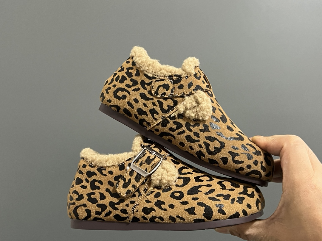 图片[9]-加绒勃肯儿童魔术贴保暖棉鞋 尺码：26-37码 超萌的勃肯系列🔥 魔术贴设计，穿脱方便✌🏻 加绒保暖内里，保暖又舒适❄️ 耐磨防滑大底，脚感不言而喻✌🏻-选品中心