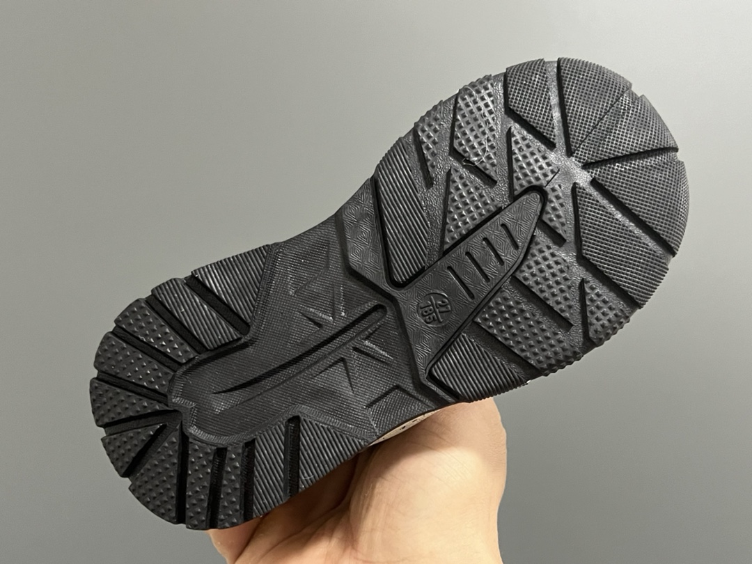 图片[9]-加绒款NK ACG轮胎底锁扣儿童运动鞋 尺码：27-37码 加绒内里，保暖又舒适❄️ 精致锁扣，质感超赞👍🏻 橡胶包头耐磨防滑大底✌🏻 优质皮料鞋面拼接☁️-选品中心