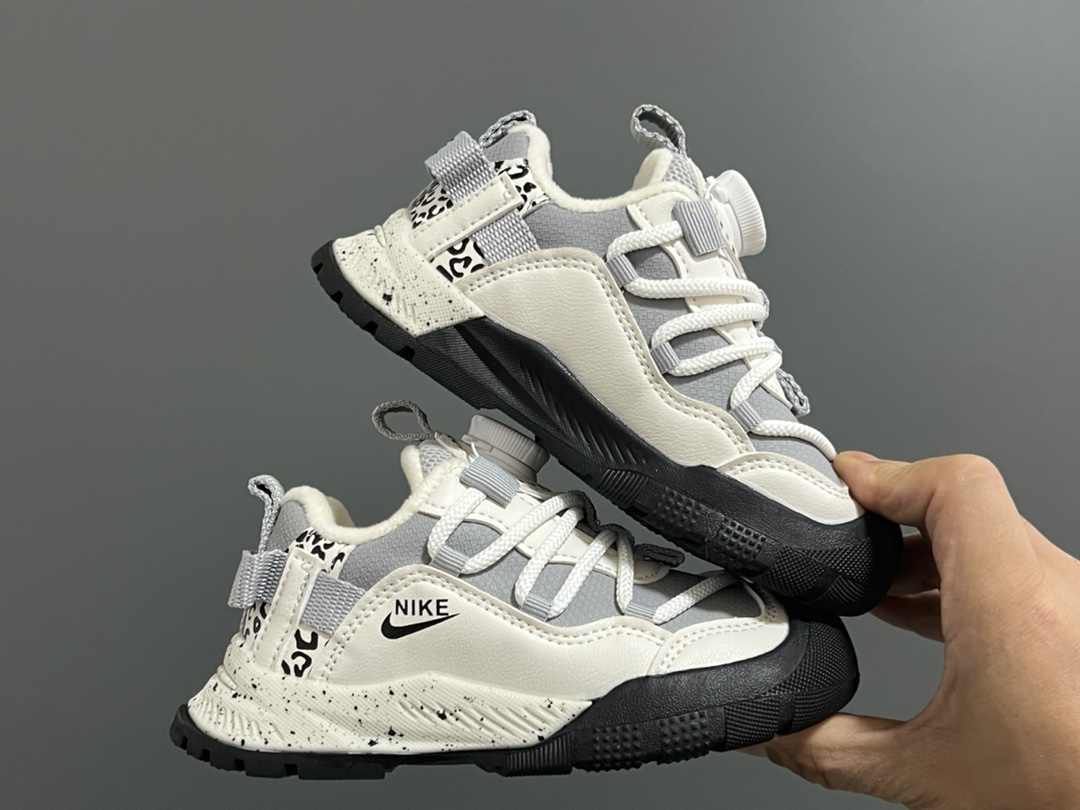 图片[7]-加绒款NK ACG轮胎底锁扣儿童运动鞋 尺码：27-37码 加绒内里，保暖又舒适❄️ 精致锁扣，质感超赞👍🏻 橡胶包头耐磨防滑大底✌🏻 优质皮料鞋面拼接☁️-选品中心