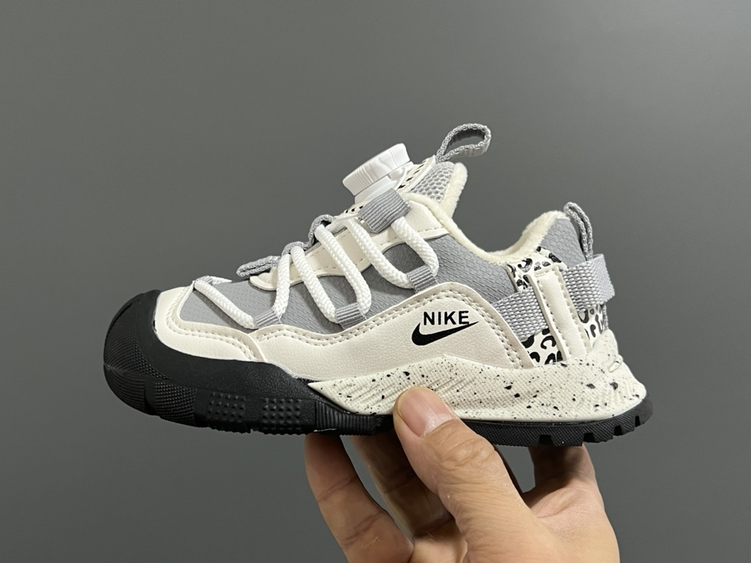 图片[4]-加绒款NK ACG轮胎底锁扣儿童运动鞋 尺码：27-37码 加绒内里，保暖又舒适❄️ 精致锁扣，质感超赞👍🏻 橡胶包头耐磨防滑大底✌🏻 优质皮料鞋面拼接☁️-选品中心