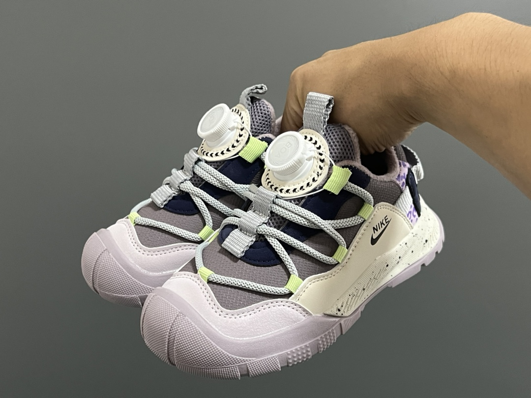 图片[2]-加绒款NK ACG轮胎底锁扣儿童运动鞋 尺码：27-37码 加绒内里，保暖又舒适❄️ 精致锁扣，质感超赞👍🏻 橡胶包头耐磨防滑大底✌🏻 优质皮料鞋面拼接☁️-选品中心