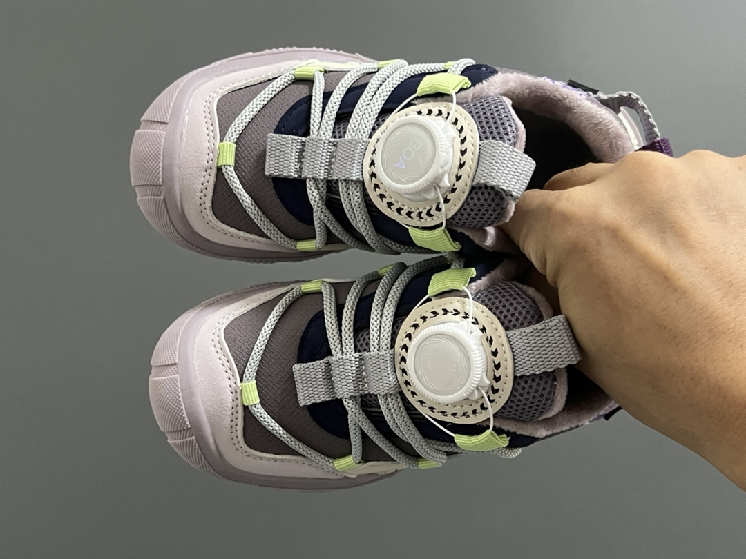 加绒款NK ACG轮胎底锁扣儿童运动鞋 尺码：27-37码 加绒内里，保暖又舒适❄️ 精致锁扣，质感超赞👍🏻 橡胶包头耐磨防滑大底✌🏻 优质皮料鞋面拼接☁️-选品中心