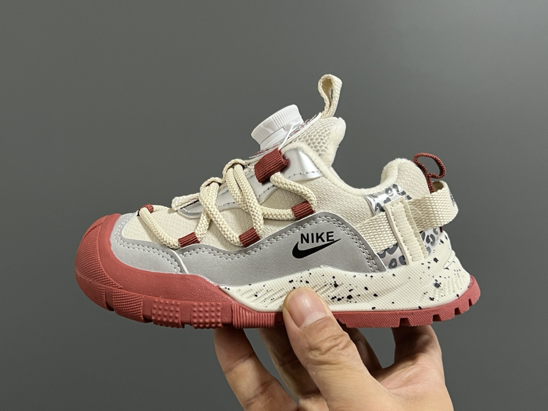 图片[4]-代理 加绒款NK ACG轮胎底锁扣儿童运动鞋 尺码：27-37码 加绒内里，保暖又舒适❄️ 精致锁扣，质感超赞👍🏻 橡胶包头耐磨防滑大底✌🏻 优质皮料鞋面拼接☁️-选品中心