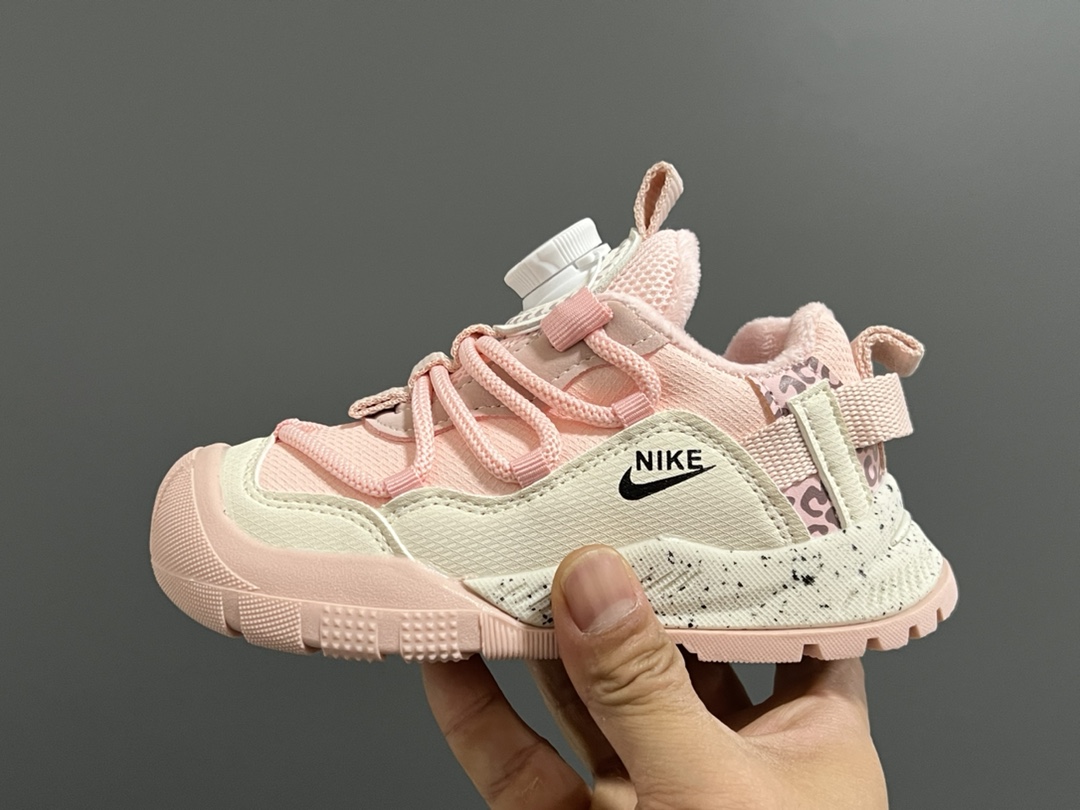 图片[4]-加绒款NK ACG轮胎底锁扣儿童运动鞋 尺码：27-37码 加绒内里，保暖又舒适❄️ 精致锁扣，质感超赞👍🏻 橡胶包头耐磨防滑大底✌🏻 优质皮料鞋面拼接☁️-选品中心