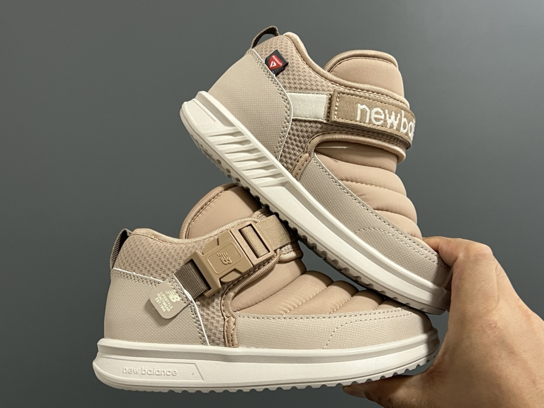 图片[9]-加绒NB中帮卡扣防风儿童雪地靴 尺码：24-39码 加绒款NB中帮系列❄️ 内里加绒，保暖又舒适☁️ 卡扣设计，穿脱超方便✌🏻 耐磨防滑大底，脚感超赞👍🏻-选品中心