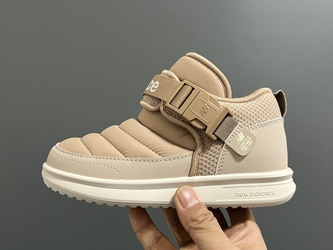 图片[4]-加绒NB中帮卡扣防风儿童雪地靴 尺码：24-39码 加绒款NB中帮系列❄️ 内里加绒，保暖又舒适☁️ 卡扣设计，穿脱超方便✌🏻 耐磨防滑大底，脚感超赞👍🏻-选品中心