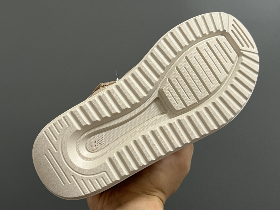 图片[5]-加绒NB中帮卡扣防风儿童雪地靴 尺码：24-39码 加绒款NB中帮系列❄️ 内里加绒，保暖又舒适☁️ 卡扣设计，穿脱超方便✌🏻 耐磨防滑大底，脚感超赞👍🏻-选品中心