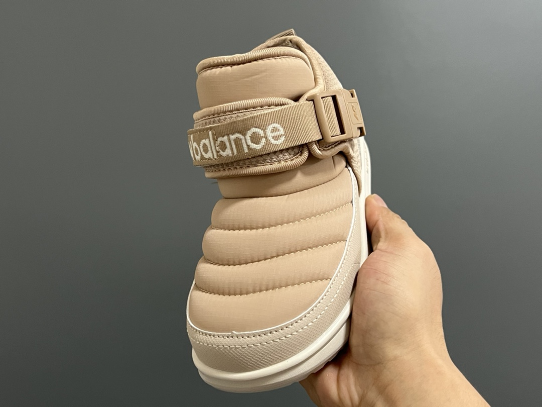 加绒NB中帮卡扣防风儿童雪地靴 尺码：24-39码 加绒款NB中帮系列❄️ 内里加绒，保暖又舒适☁️ 卡扣设计，穿脱超方便✌🏻 耐磨防滑大底，脚感超赞👍🏻-选品中心