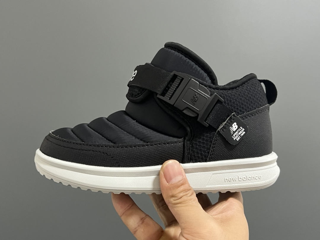 图片[4]-加绒NB中帮卡扣防风儿童雪地靴 尺码：24-39码 加绒款NB中帮系列❄️ 内里加绒，保暖又舒适☁️ 卡扣设计，穿脱超方便✌🏻 耐磨防滑大底，脚感超赞👍🏻-选品中心