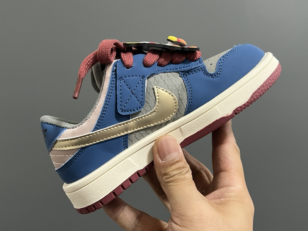 图片[6]-低帮联名卡通魔术贴儿童篮球鞋 尺码：26-37码 经典S比低帮款式🆕 可爱的悟空挂件，金箍棒可以旋转的哦✔️ 魔术贴设计，穿脱方便✌🏻-选品中心