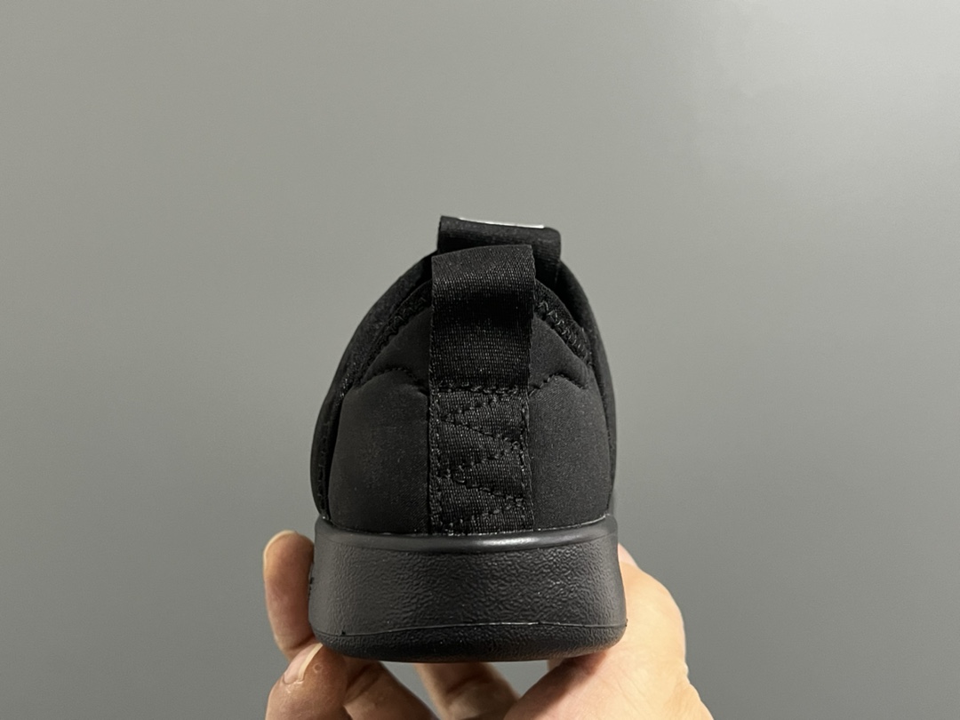 图片[7]-A家360度面包绒儿童一脚蹬运动鞋 尺码：22-35码 经典Adidas面包一脚蹬系列🆕 耐磨防滑大底，脚感超赞👍🏻 内里绒布填充，保暖又舒适☁️-选品中心