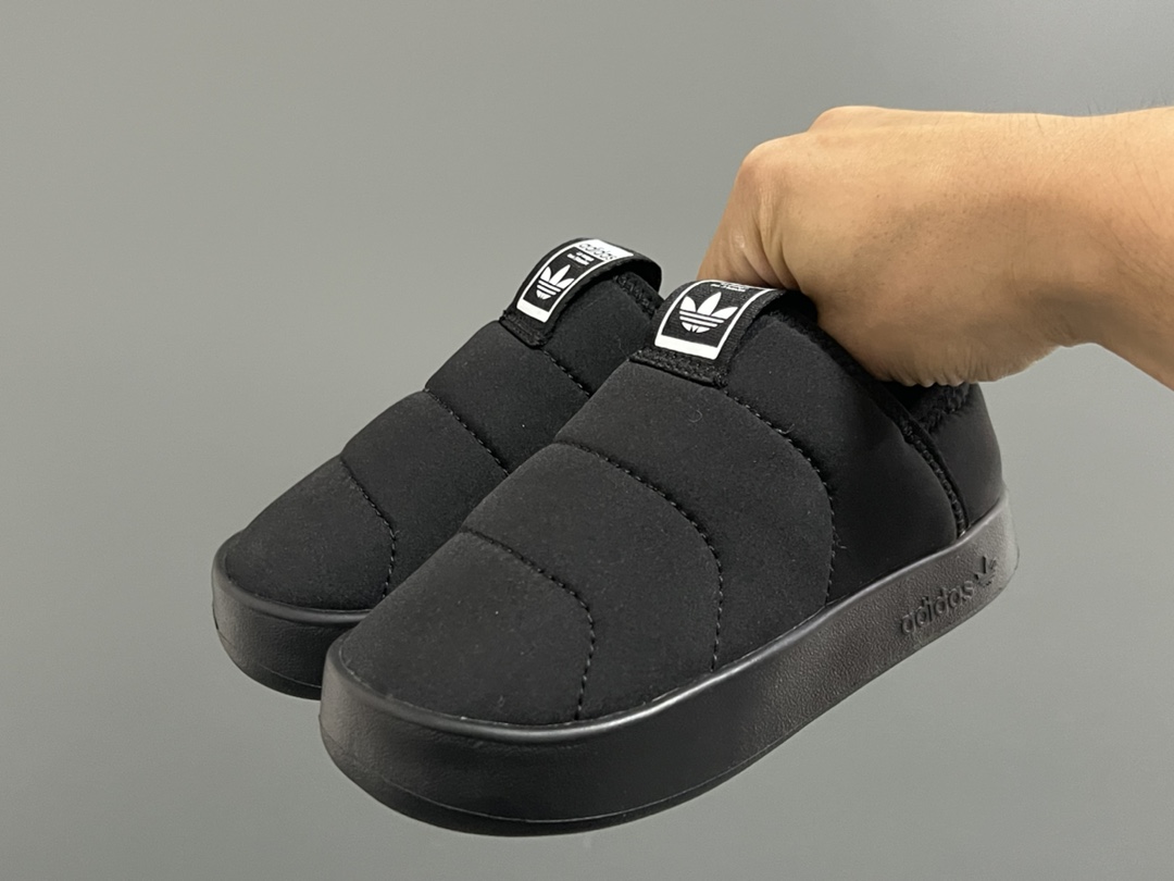 图片[2]-A家360度面包绒儿童一脚蹬运动鞋 尺码：22-35码 经典Adidas面包一脚蹬系列🆕 耐磨防滑大底，脚感超赞👍🏻 内里绒布填充，保暖又舒适☁️-选品中心