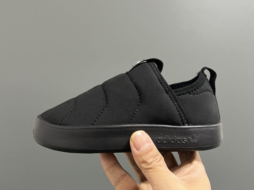 图片[4]-A家360度面包绒儿童一脚蹬运动鞋 尺码：22-35码 经典Adidas面包一脚蹬系列🆕 耐磨防滑大底，脚感超赞👍🏻 内里绒布填充，保暖又舒适☁️-选品中心