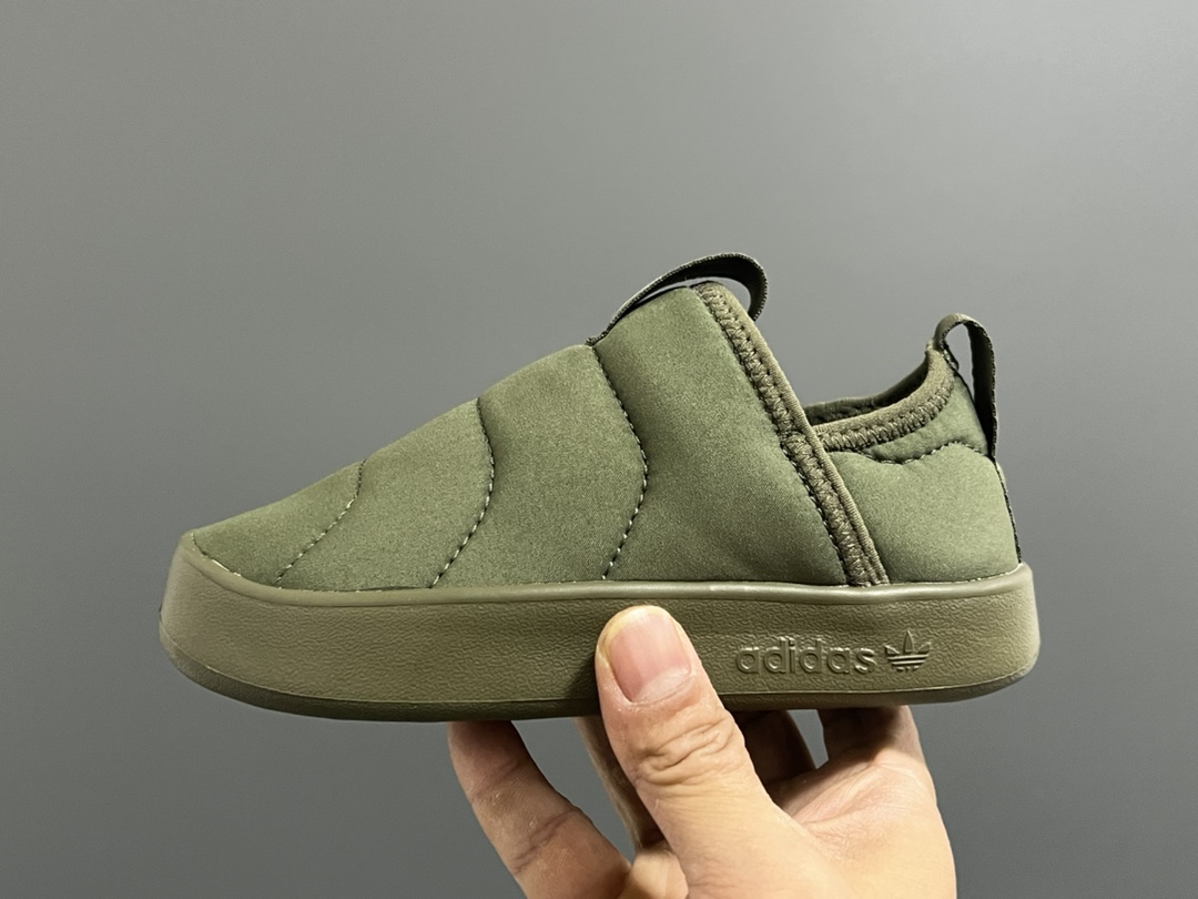 图片[4]-A家360度面包绒儿童一脚蹬运动鞋 尺码：22-35码 经典Adidas面包一脚蹬系列🆕 耐磨防滑大底，脚感超赞👍🏻 内里绒布填充，保暖又舒适☁️-选品中心