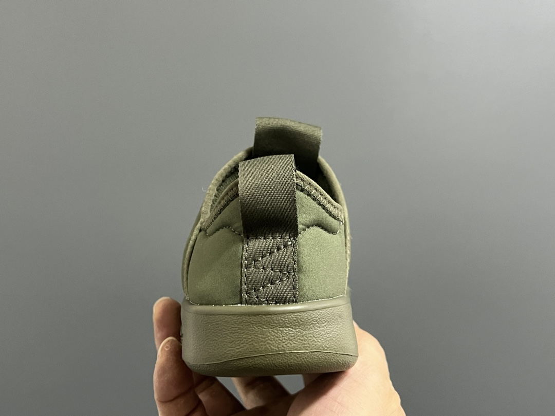 图片[5]-A家360度面包绒儿童一脚蹬运动鞋 尺码：22-35码 经典Adidas面包一脚蹬系列🆕 耐磨防滑大底，脚感超赞👍🏻 内里绒布填充，保暖又舒适☁️-选品中心