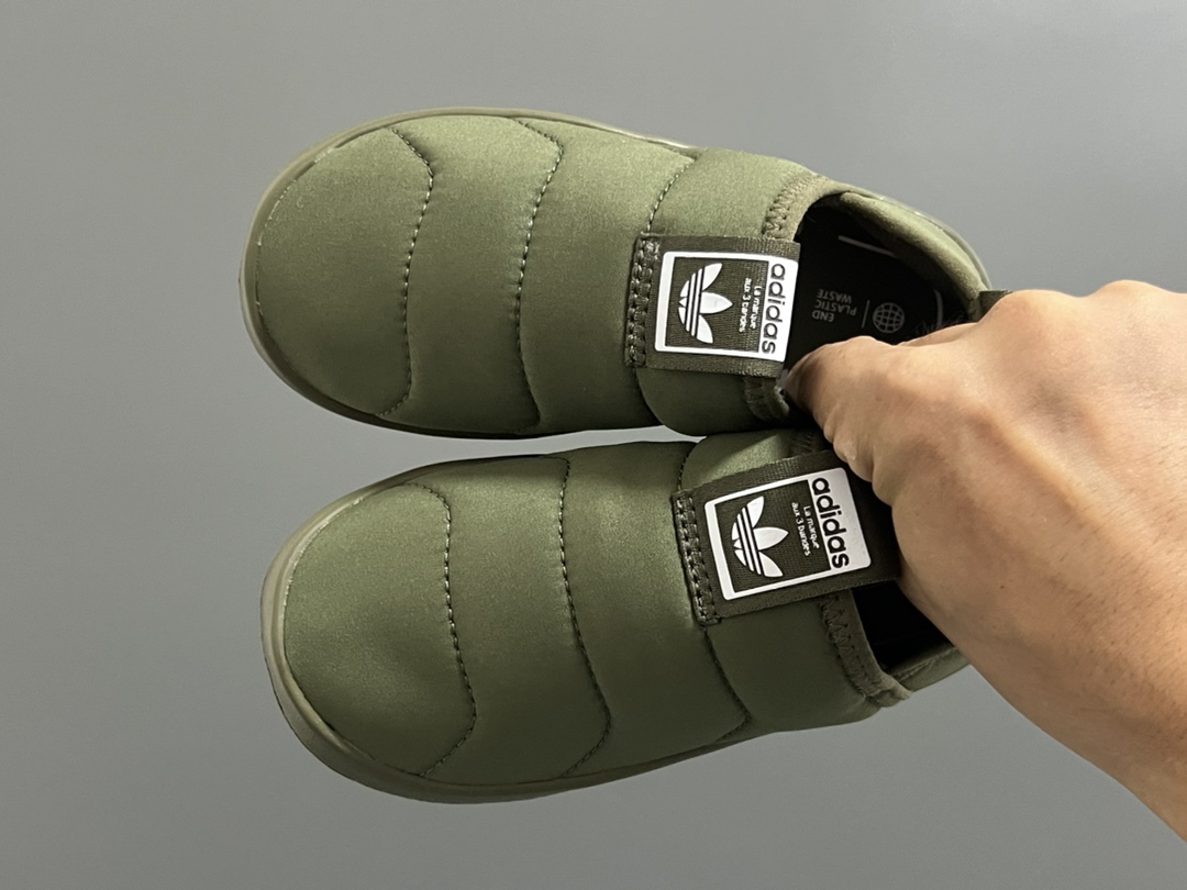 图片[2]-A家360度面包绒儿童一脚蹬运动鞋 尺码：22-35码 经典Adidas面包一脚蹬系列🆕 耐磨防滑大底，脚感超赞👍🏻 内里绒布填充，保暖又舒适☁️-选品中心