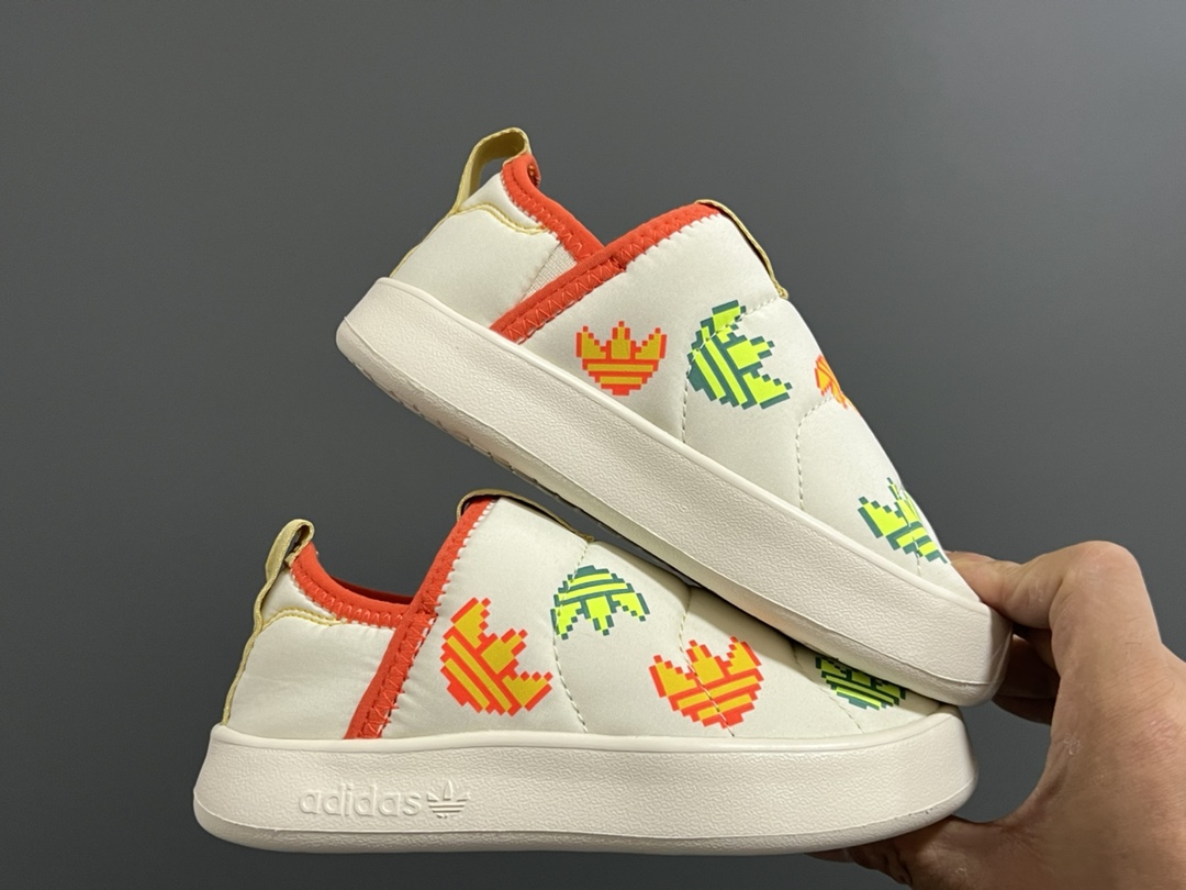 图片[9]-A家360度面包绒儿童一脚蹬运动鞋 尺码：22-35码 经典Adidas面包一脚蹬系列🆕 耐磨防滑大底，脚感超赞👍🏻 内里绒布填充，保暖又舒适☁️-选品中心