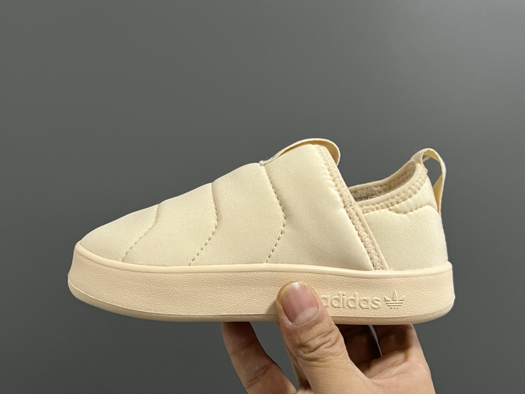 图片[4]-A家360度面包绒儿童一脚蹬运动鞋 尺码：22-35码 经典Adidas面包一脚蹬系列🆕 耐磨防滑大底，脚感超赞👍🏻 内里绒布填充，保暖又舒适☁️-选品中心