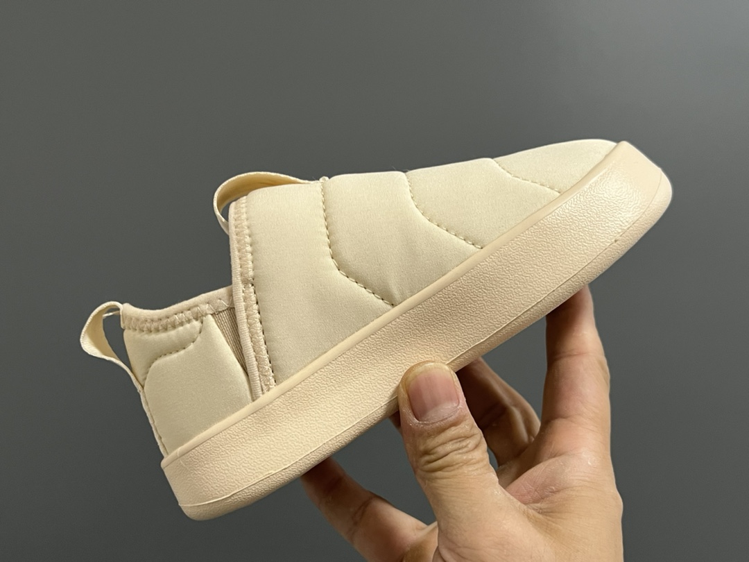 图片[5]-A家360度面包绒儿童一脚蹬运动鞋 尺码：22-35码 经典Adidas面包一脚蹬系列🆕 耐磨防滑大底，脚感超赞👍🏻 内里绒布填充，保暖又舒适☁️-选品中心