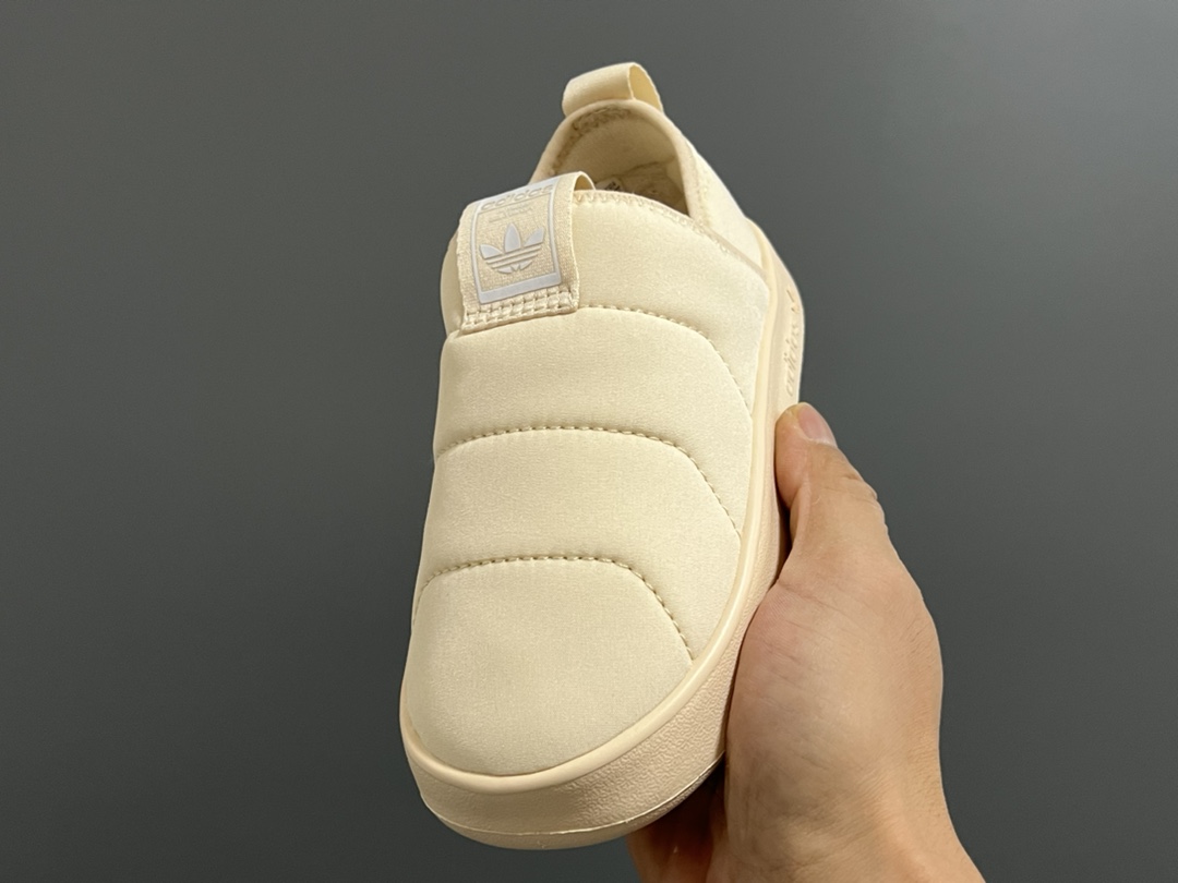 图片[3]-A家360度面包绒儿童一脚蹬运动鞋 尺码：22-35码 经典Adidas面包一脚蹬系列🆕 耐磨防滑大底，脚感超赞👍🏻 内里绒布填充，保暖又舒适☁️-选品中心