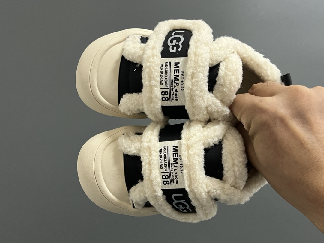 图片[2]-U家羊羔毛魔术贴儿童棉鞋 尺码：26-37码 UGG经典羊羔毛🐑系列 魔术贴设计，穿脱方便✌🏻 内里羊羔毛，保暖又舒适❄️-选品中心