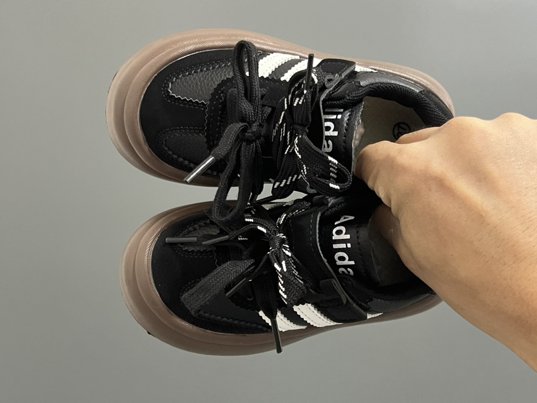 图片[2]-‼️‼️‼️ A家厚底德训魔术贴儿童休闲鞋 尺码：27-37码 经典厚底款🆕 魔术贴设计，穿脱方便✌🏻 超轻大底，脚感超赞👍🏻 百搭又时髦🆒-选品中心