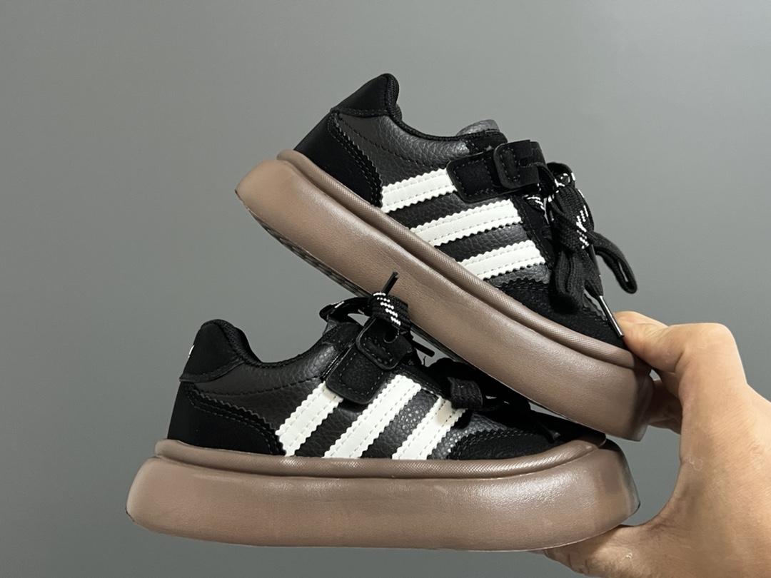 图片[9]-‼️‼️‼️ A家厚底德训魔术贴儿童休闲鞋 尺码：27-37码 经典厚底款🆕 魔术贴设计，穿脱方便✌🏻 超轻大底，脚感超赞👍🏻 百搭又时髦🆒-选品中心