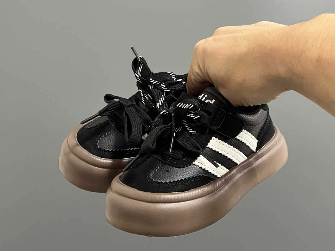 ‼️‼️‼️ A家厚底德训魔术贴儿童休闲鞋 尺码：27-37码 经典厚底款🆕 魔术贴设计，穿脱方便✌🏻 超轻大底，脚感超赞👍🏻 百搭又时髦🆒-选品中心